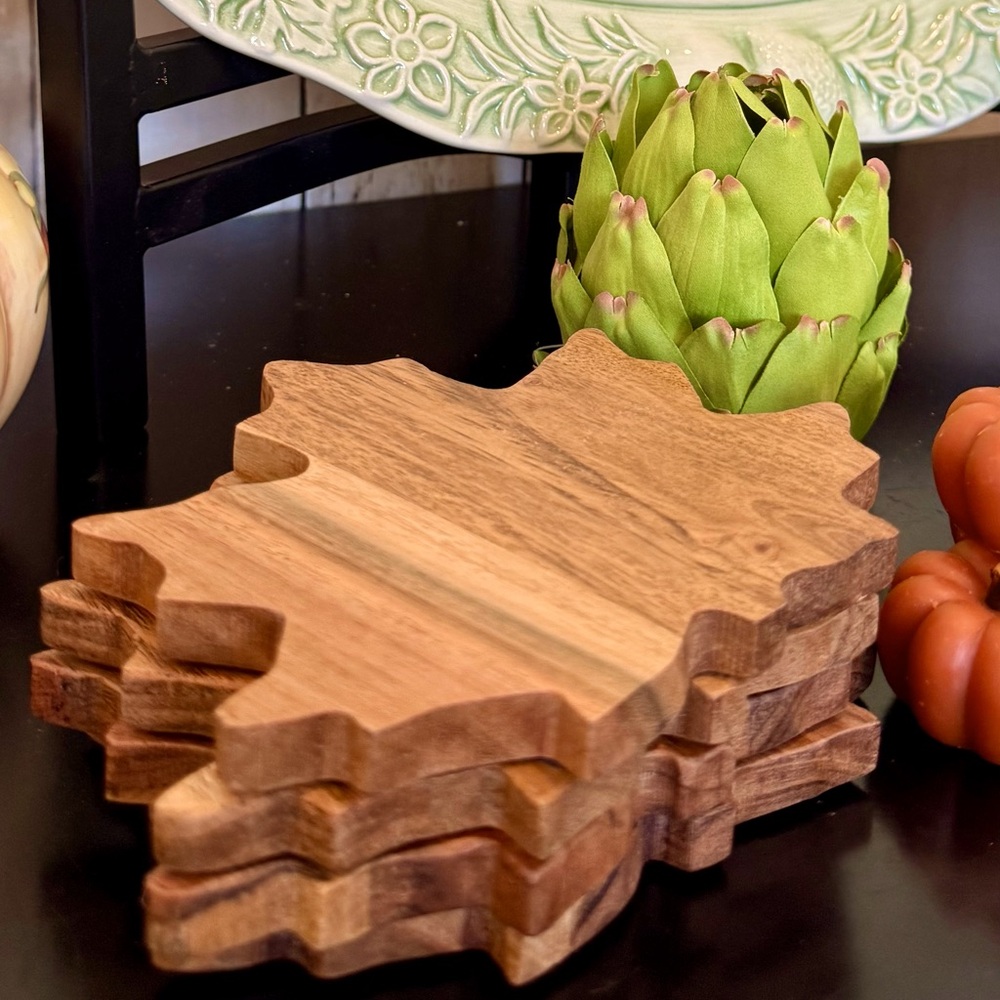 Maple Leaf Wooden set of 4 coasters